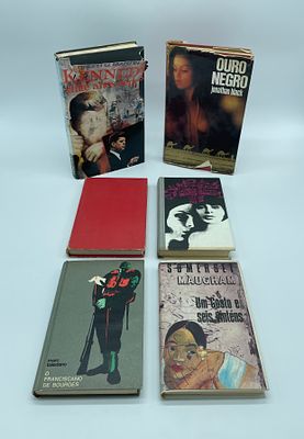 Six different books from the Círculo de Leitores (Reader's Digest) selections. The titles are 