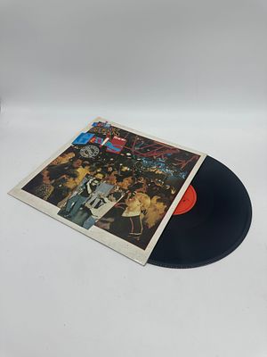 ‘Master Genius’ vinyl disc. ‘Master Genius’ single 12‘’ disc by Let's Break. Super Single 45 