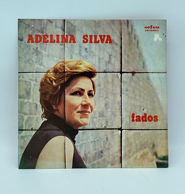 Vinyl Fados by Adelina Silva Signed
. Vinyl by Adelina Silva Signed with dedication "Para o 