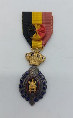 Belgian Decoration Medal
. From the Work of Belgium, first class, in good condition, armorial 