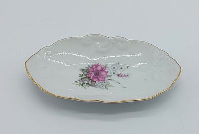 Covilhete in Portuguese Porcelain
. Molded and relief from Fabrica da Vista Alegre, marked on 