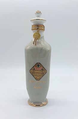 Bottle in Refined Aniz Porcelain
. Porcelain body with lid, extra refined anise, obtained by 