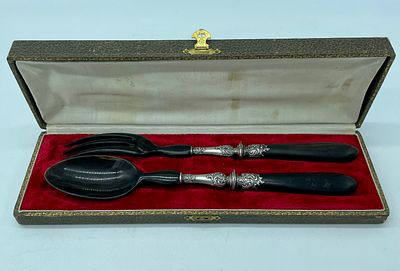 Cuteraria Fina - Serving Cutlery. Case with serving fork and spoon. Cutlery in matt black 