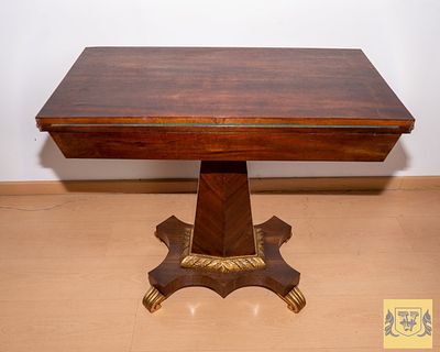English Style Game Table. English style game table in mahogany wood with gilded carving, swivel 