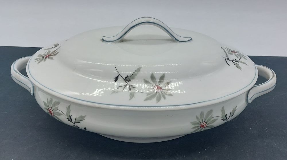 Tureen With Lid In Portuguese Porcelain
. Molded and relief from the Vista Alegre factory 