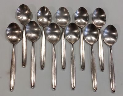 Eleven Tablespoons WMF 90-45
. Silver-plated metal bodies, marked, brushed silver-plated metal 