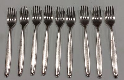 Nine Meat Forks WMF 90-45
. Silver-plated metal bodies, marked, brushed silver-plated metal 
