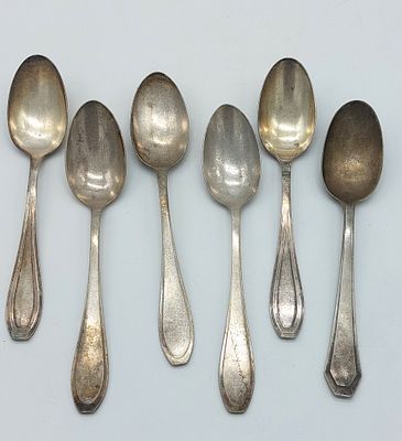 Six Silver Metal Spoons
. Silver-plated metal bodies, assorted models with slight signs of use 