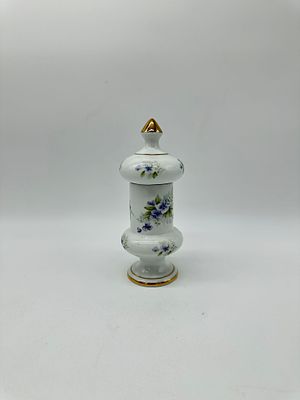 Potiche in Portuguese Porcelain
. Molded and relief, marked on the base, Limoges Encarna&ccedil;&atilde;o 