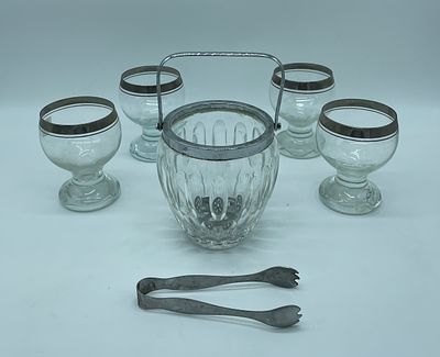 Ice Bucket and Four Glass Cups
. Ice bucket and four glass tumblers. Cylindrical bodies, ice 