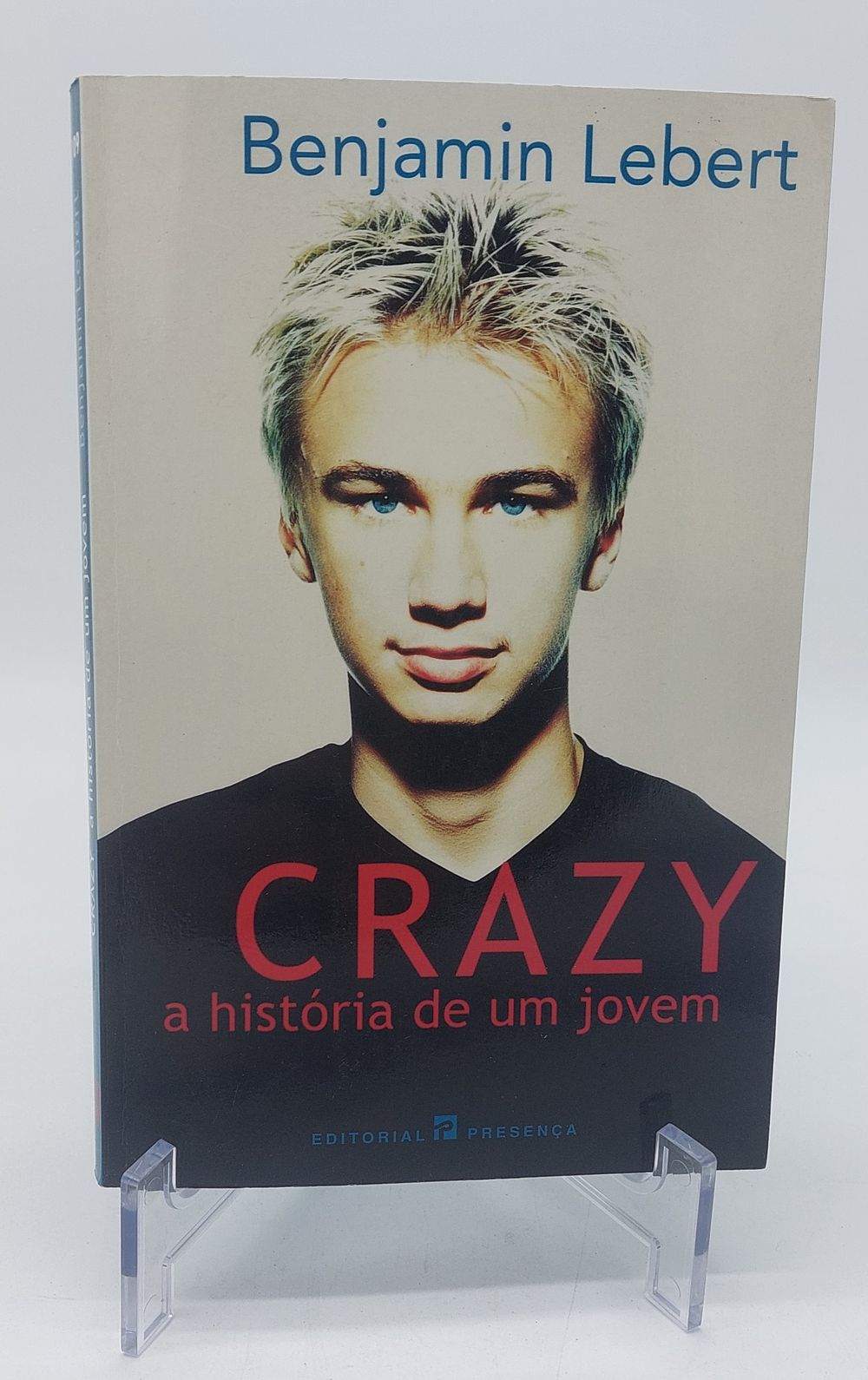 Crazy The Story of a Young Man by Benjamin Lebert
. Translation by Jo&atilde;o Bouza da Costa, cover by 