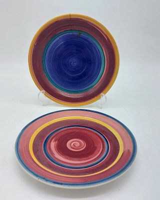 Dois Pratos em Faian&ccedil;a Portuguesa. Marcados na base, Real Cer&acirc;mica Coimbra, corpos de formato 