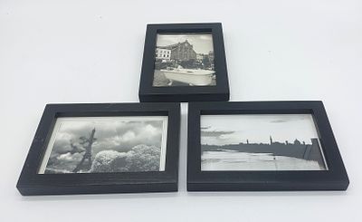 Tr&ecirc;s Molduras Retangulares Decorativas. Corpo em formato retangular, com molduras em preto com 