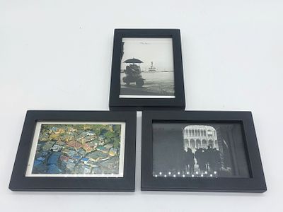 Tr&ecirc;s Molduras Retangulares Decorativas. Corpo em formato retangular, com molduras em preto com 