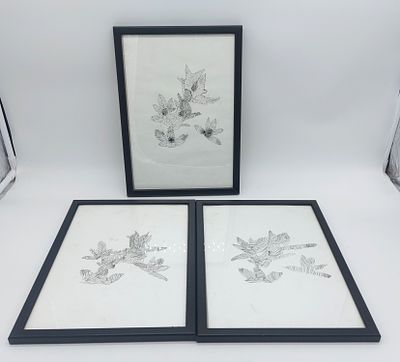 Tr&ecirc;s Molduras Retangulares Decorativas. Corpo em formato retangular, com molduras em preto com 