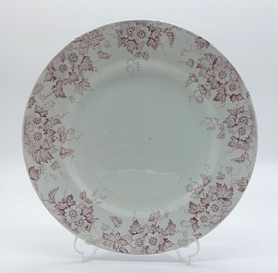 Prato em Faian&ccedil;a Francesa. Marcado na base, St. Amand et Hamage Nord, decora&ccedil;&atilde;o floral 
