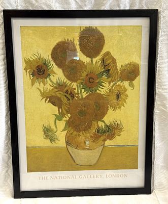 Reproduction of the artwork Sunflowers by Vincent Van Gogh
. Rectangular body, black lacquered 