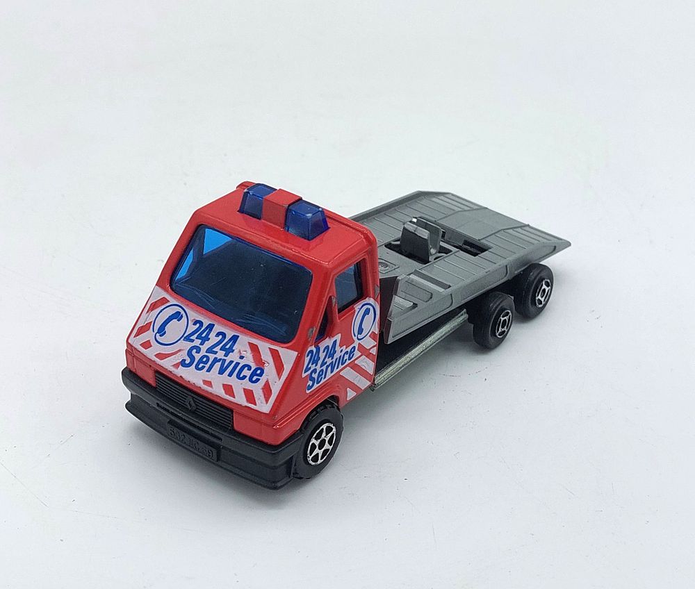 Miniature Renault 1984
. Majorette brand, made in France, 1/45 scale, Master T35, with slight 
