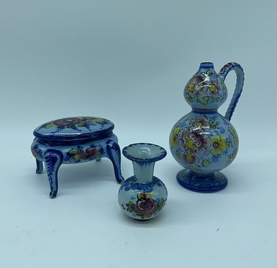 Three pieces in Portuguese faience
. Three pieces in Portuguese faience. Pieces with different 
