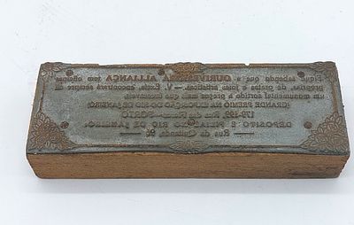 Old Clich&eacute; Stamp
. Rectangular shaped wooden body and clich&eacute; plate with relief decoration 