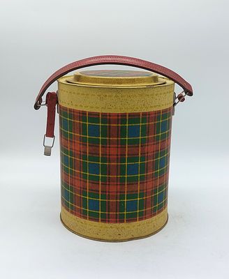 Vintage Lusotermos Frigo Thermos
. Cylindrical body with lid and red leather handle. Metallic 