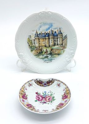 Covilhete and Plate in French Porcelain
. Molded and relief, marked on the base, shell-shaped 