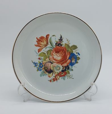 Decorative Plate in Portuguese Porcelain
. Molded and relief, marked on the base, Artibus Aveiro 