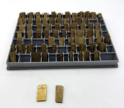 Box with Alphabet for Gravograph
. Plastic box with dividers for alphabet and metal numerals for 