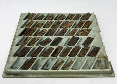 Box with Alphabet for Gravograph
. Plastic box with dividers for alphabet and metal numerals for 