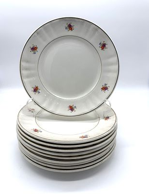 Ten Portuguese Faience Plates with Scalloped Edges
. Round-bodied pieces with base marks 