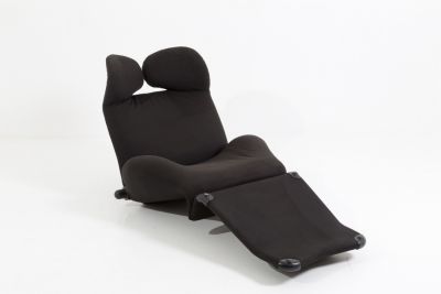 TOSHIYUKI KITA (Osaka, 1942) per CASSINA. Poltrona Wink trasformabile in chaise longue in 