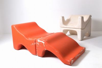 CESARE AUGUSTO NAVA. Due rare poltrone modulari quattro pezzi in vetroresina. Anni '60-'70. 