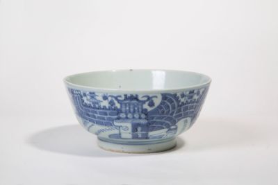 Ciotola. 8,5x18,5 cm ca. Ciotola in porcellana bianca e blu. Marcata sul fondo. Cina. XIX secolo.