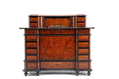 Mobile intarsiato con alzata. 112x129x67 cm ca. Mobile con alzata finemente lastronato e 