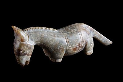 Scultura in giada "CAVALLO". 13,5 cm ca. Scultura in giada raffigurante "CAVALLO". Cina.