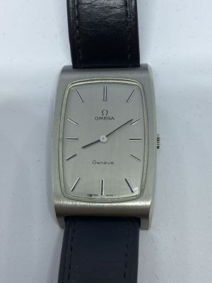 Omega Geneve jumbo. שנת ייצור: שנות ה - 60 חומר: פלדה מנגנון: מתיחה מידות: 39/28 ממ מין: גבר 