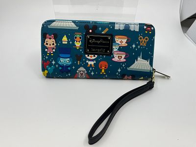 Disney Parks Loungefly Wallet. This item qualifies for $12 flat rate shipping.