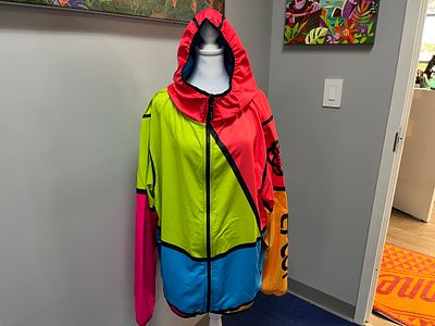 EPCOT Hooded Jacket Size XL. This item qualifies for $12 flat rate shipping.