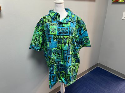 Trader Sam's Button-Up Size XL. This item qualifies for $12 flat rate shipping.