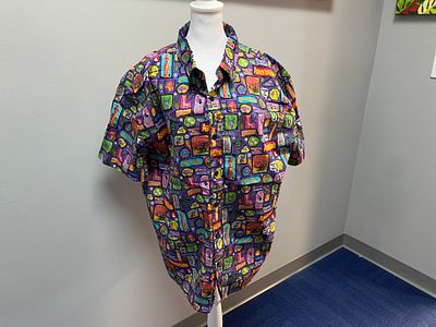 Adventureland Button-Up Size XL. This item qualifies for $12 flat rate shipping.