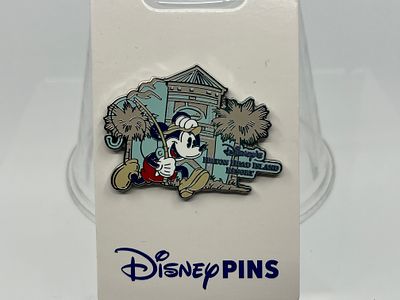 Disney's Hilton Head Island Resort Pin. This item qualifies for $12 flat rate shipping.