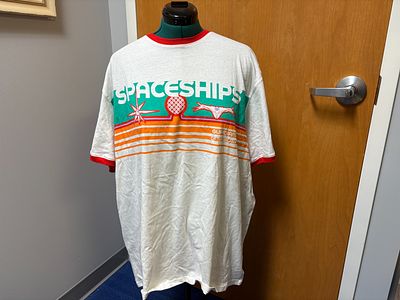 Guardians of the Galaxy Spaceships T-Shirt (New/2X)