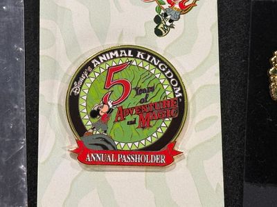 Disney's Animal Kingdom 5th Anniversary Passholder Treasure Hunt Gift Pin. PP23122