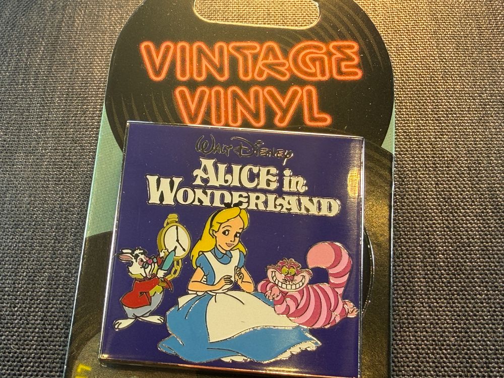 Vintage Vinyl Series Alice in Wonderland Pin LE2000