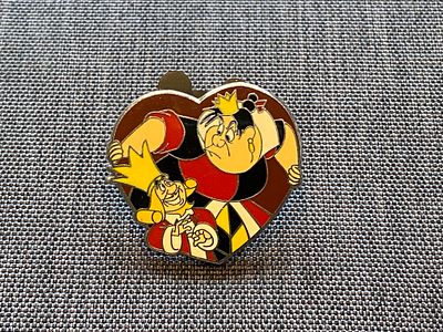 WDW Hidden Mickey Cast Lanyard Kind and Queen of Hearts Pin
