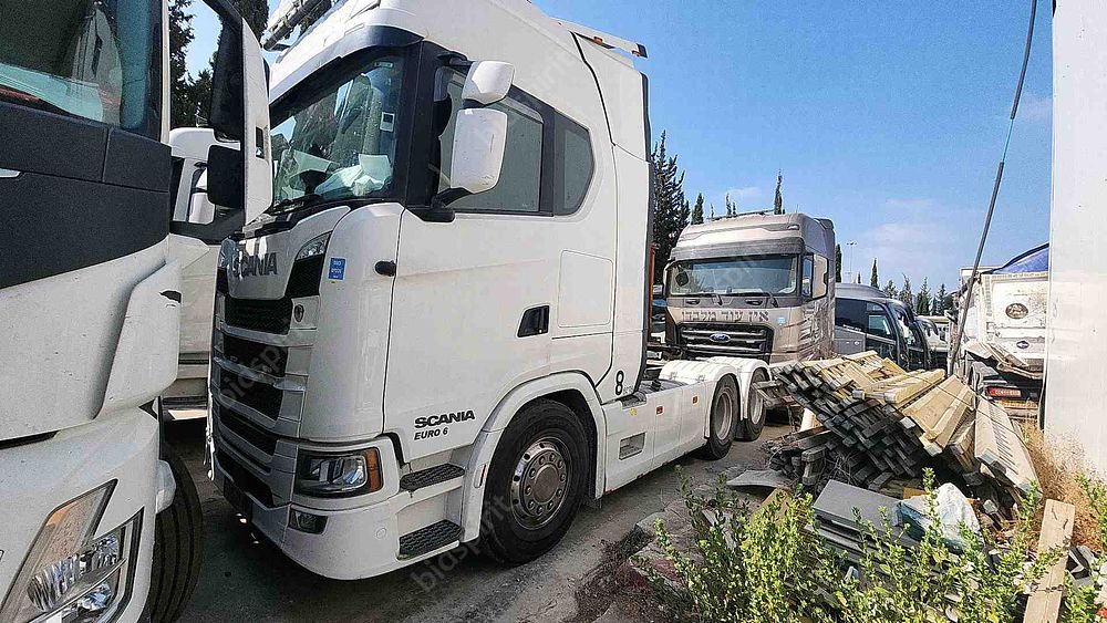 עדינה וויל משרד עו"ד ונוטריון | מכירת משאית סקניה 2023 (50 טון)