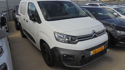 סיטרואן מודל 2021. 
צבע: לבן, מפתח: יש.
הערות חשובות 
1.	מחיר המחירון ניתן כשירות והוא אינו 