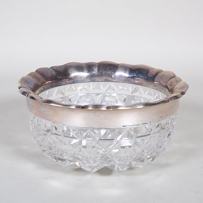 Glass Schale mit Silber Montur Schwere Kristall Gla&szlig; Schale mit reichhaltigem Schliff, am Boden 