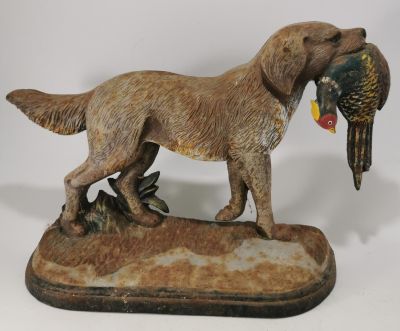 LARGE HEAVY VINTAGE LABRADOR RETRIEVER WITH PHEASANT DOOR STOP - 13 INCHES IN LENGTH