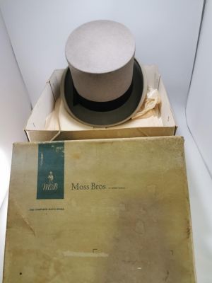 BOXED MOSS BROS OF COVENT GARDEN ASCOT RACES TOP HAT IN VGC - SIZE 7 1/4